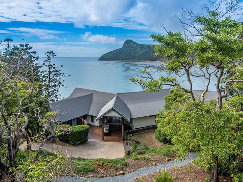 Mermaids Reach On Hamilton Island - Holiday Find 1