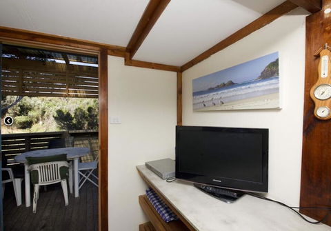Mick's Beach Cottage - Seal Rocks Beachfront - Holiday Find 3