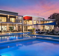 Middle Rock Holiday Resort - Holiday Find