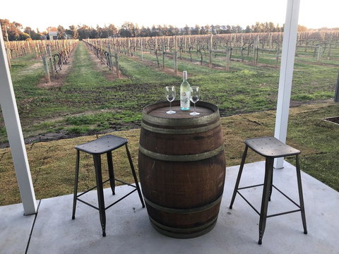 Milawa Vineyard Views - Guesthouse 1 - Holiday Find 0