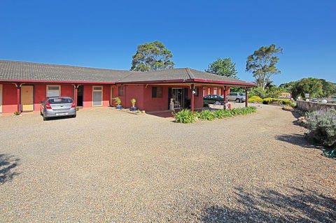 Milton Village Motel - Holiday Find 2