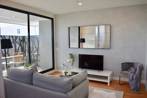Modern And Elegant Apartment Near The Beach - Holiday Find 0