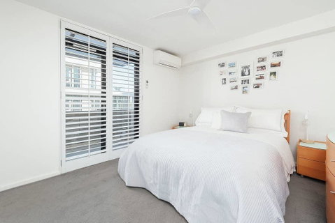 Modern Bronte Apt. W/ Ocean Views, Just Minutes Walk To Beach! - Holiday Find 3