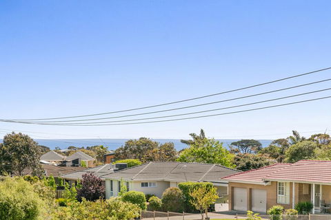Modern Seaside Getaway Mornington - Holiday Find 2