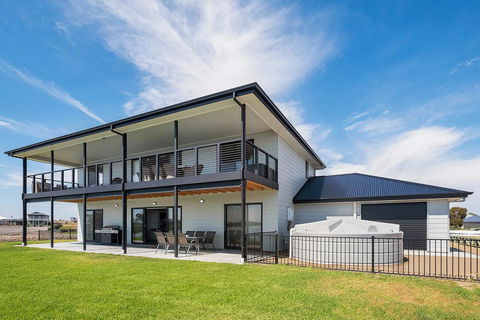 Moments On The Water - Holiday Find 3