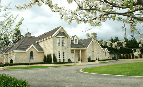 Montfort Manor - Holiday Find 0