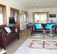Montville House on the Hill - Holiday Find