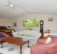 Morisset Waterfront 1bdr Studio looking over Trinity Marina - Holiday Find