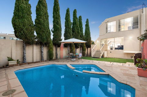Mornington - Esplanade Escape - Holiday Find 1