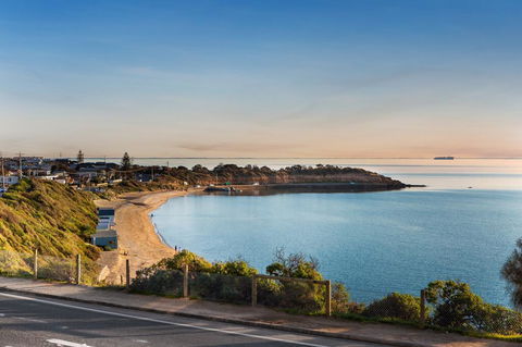Mornington - Esplanade Escape - Holiday Find 3