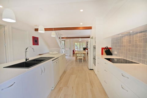 Mudjimba Sands, Mudjimba, Pet Friendly, BOND 500, LINEN INCLUDED, WIFI - Holiday Find 2