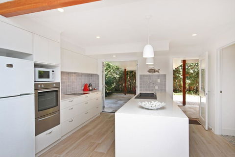 Mudjimba Sands, Mudjimba, Pet Friendly, BOND 500, LINEN INCLUDED, WIFI - Holiday Find 0