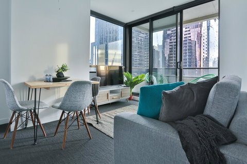 MY80 Apartment Located In The Inner Of Melbourne CBD - Holiday Find 0