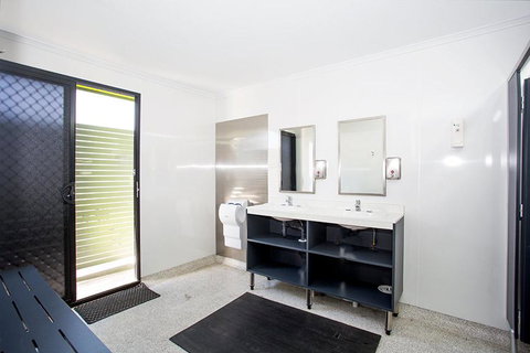 Mycow Accommodation Mackay - Holiday Find 1