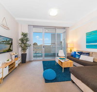 Near Airport  Train Station Stylish Two-Story Apartment - Holiday Find