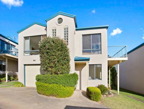 NELSON COVE 2 - Townhouse A Short Walk To Town - Holiday Find 0