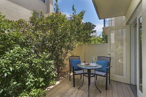 The Peninsula Riverside Serviced Apartments - Holiday Find 19