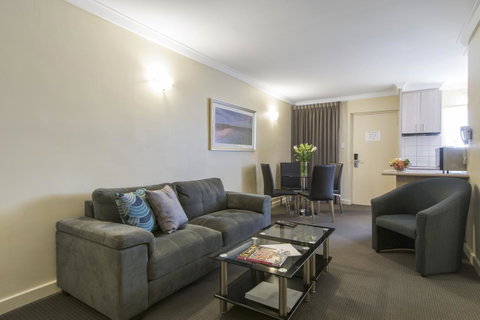 The Peninsula Riverside Serviced Apartments - Holiday Find 36
