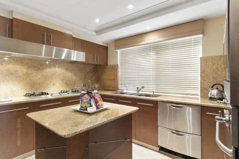 The Peninsula Riverside Serviced Apartments - Holiday Find 25