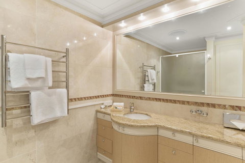 The Peninsula Riverside Serviced Apartments - Holiday Find 2