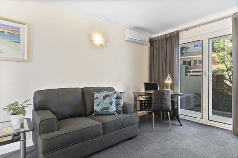 The Peninsula Riverside Serviced Apartments - Holiday Find 1