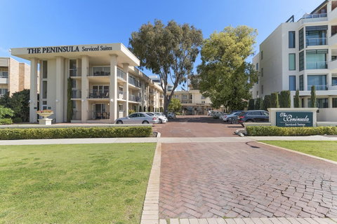 The Peninsula Riverside Serviced Apartments - Holiday Find 14