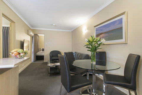 The Peninsula Riverside Serviced Apartments - Holiday Find 20