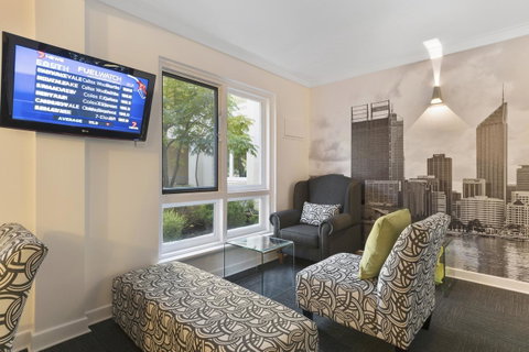 The Peninsula Riverside Serviced Apartments - Holiday Find 39