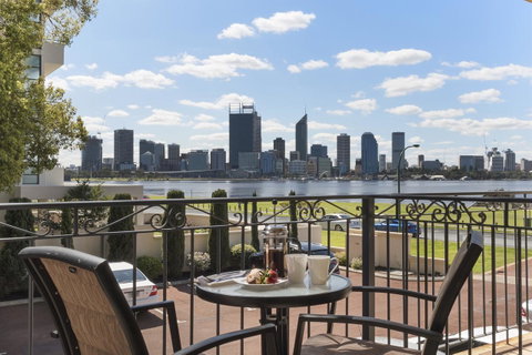 The Peninsula Riverside Serviced Apartments - Holiday Find 32