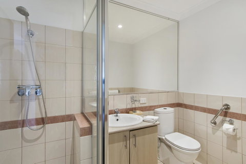 The Peninsula Riverside Serviced Apartments - Holiday Find 22