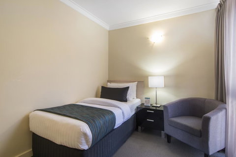 The Peninsula Riverside Serviced Apartments - Holiday Find 29