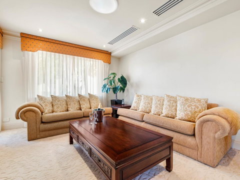 The Peninsula Riverside Serviced Apartments - Holiday Find 10