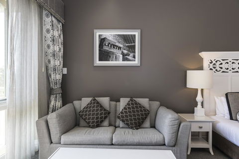 Grand Mercure Basildene Manor - Holiday Find 18