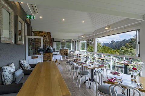 Grand Mercure Basildene Manor - Holiday Find 9