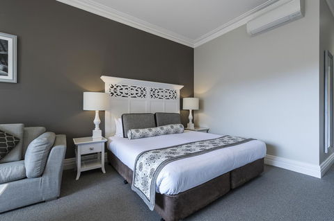 Grand Mercure Basildene Manor - Holiday Find 17