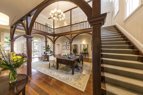 Grand Mercure Basildene Manor - Holiday Find 1