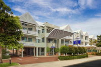 Book Como Accommodation Vacations Holiday Find Holiday Find