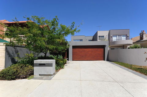 Cottesloe Beach House II - Holiday Find 22