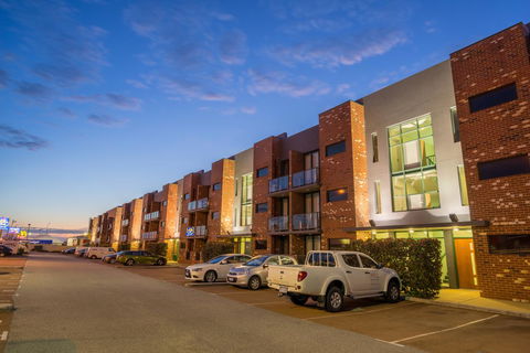 Perth Ascot Central Apartment Hotel Official - Holiday Find 0
