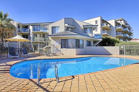 Beachfront @ Scarbs - Holiday Find 5