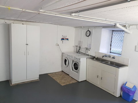 Stirling Apartments - Studio 1 - Holiday Find 9