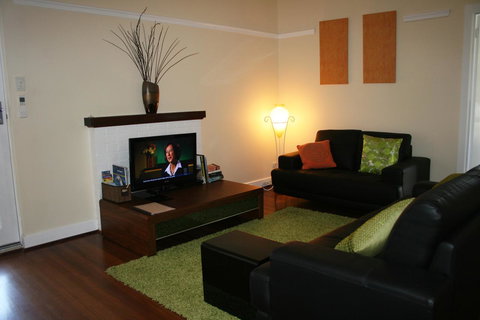 Kenata-Fairway Apartment Hotel - Holiday Find 1