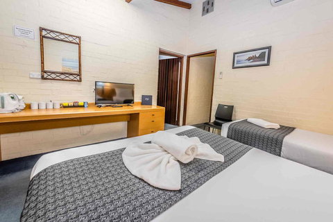 Nightcap At Wintersun Hotel - Holiday Find 11