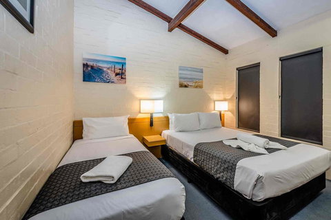 Nightcap At Wintersun Hotel - Holiday Find 13