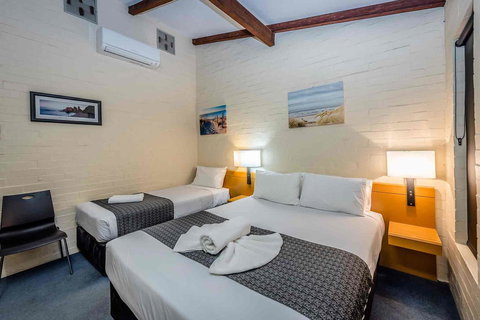 Nightcap At Wintersun Hotel - Holiday Find 12