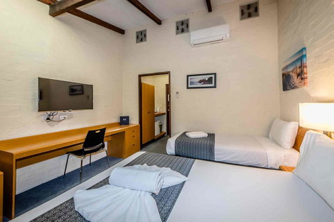 Nightcap At Wintersun Hotel - Holiday Find 7