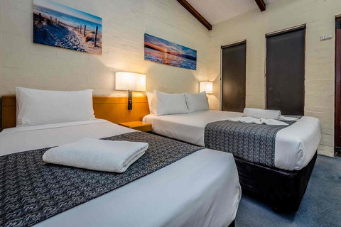 Nightcap At Wintersun Hotel - Holiday Find 21