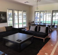 Caves Road Guest Houses - Holiday Find