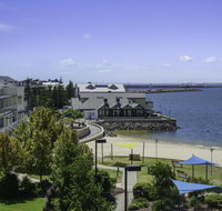 Luxury Suite Bunbury - Holiday Find