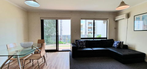West Beach Lagoon 208 â€“ Great Value! - Holiday Find 4